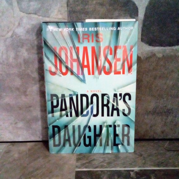 Pandora's Daughter Iris Johansen First Ed First Print Hardcover Book - Picture 1 of 6